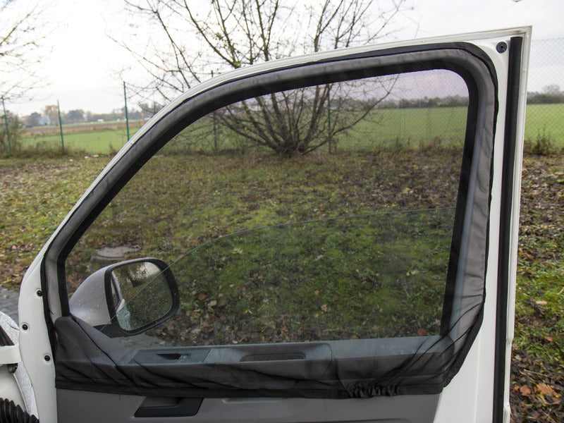 Zanzariera con attacco magnetico Ford V710 Custom / Tourneo a partire dal 2023 - cabina di guida 461374
