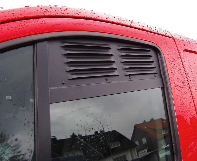 Cabina di guida Griglie di ventilazione: Ventilazione per le porte della cabina 461571