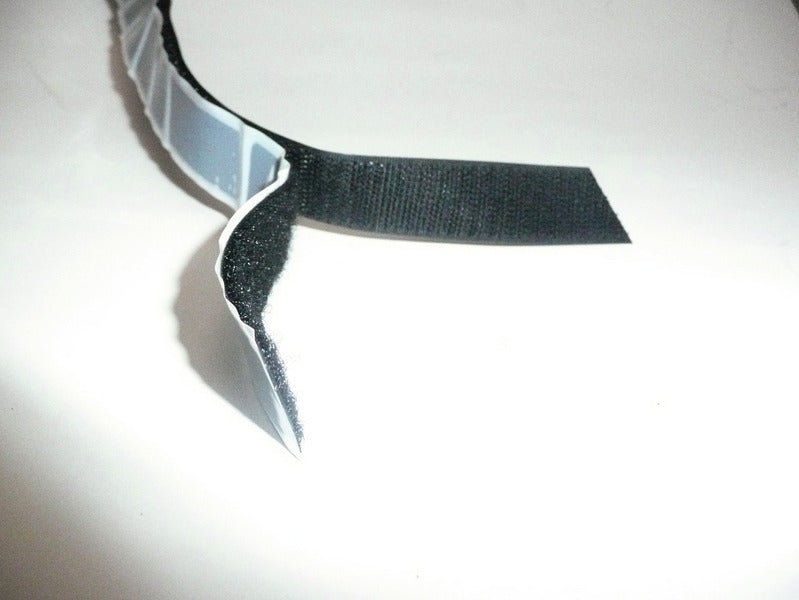 Nastro velcro autoadesivo. 20mm nero 5m 56317