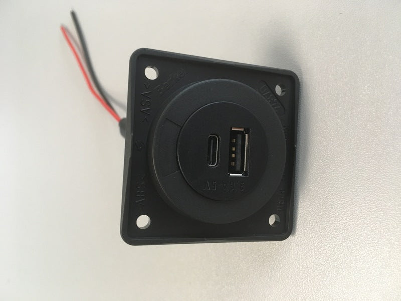 Presa di ricarica USB-A/-C - nero opaco 83616