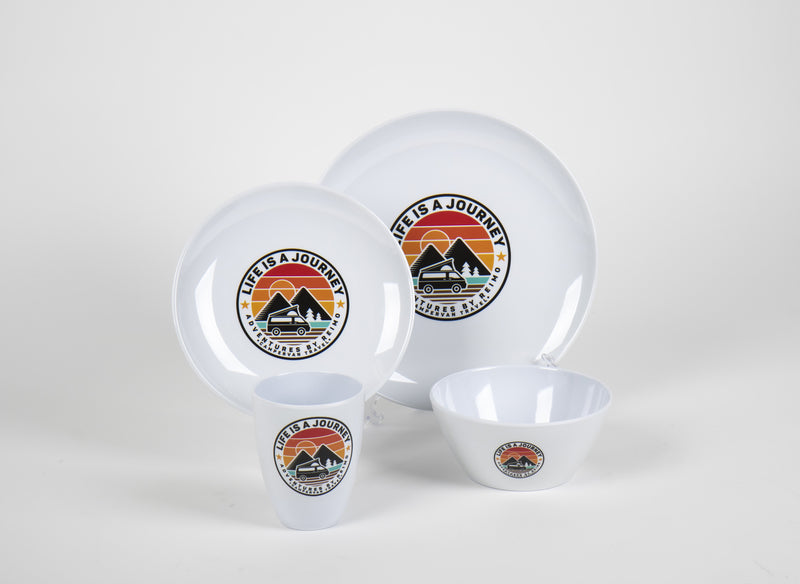 Set di stoviglie in melamina "LIFE IS A JOURNEY" - per 4 persone 917970